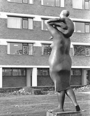 Wijk bij Duurstede, 1976, Oma met Kind, Bejaarden centrum
