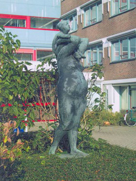 Wijk bij Duurstede, 1976, Oma met Kind, Bejaarden centrum