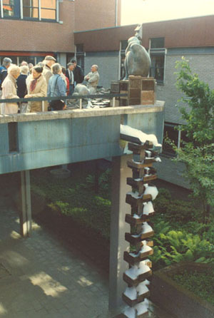 Utrecht, 1983, Patio fontein en beeld, Centrum geb De Uithof
