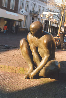 Enschede, 1985, Klinkerplastiek en beelden, Stadhuisplein